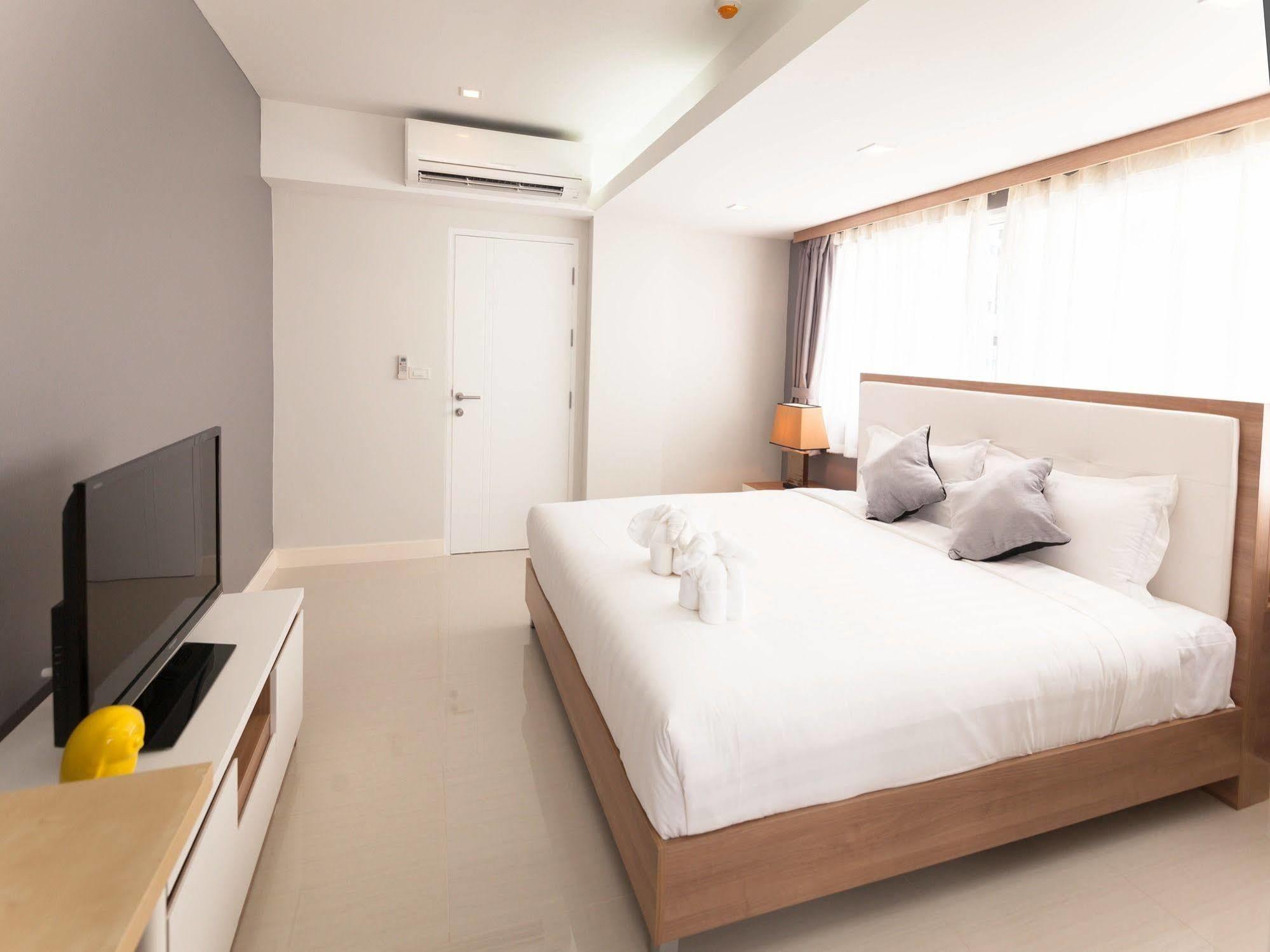 Racha Residence Si Racha Bagian luar foto
