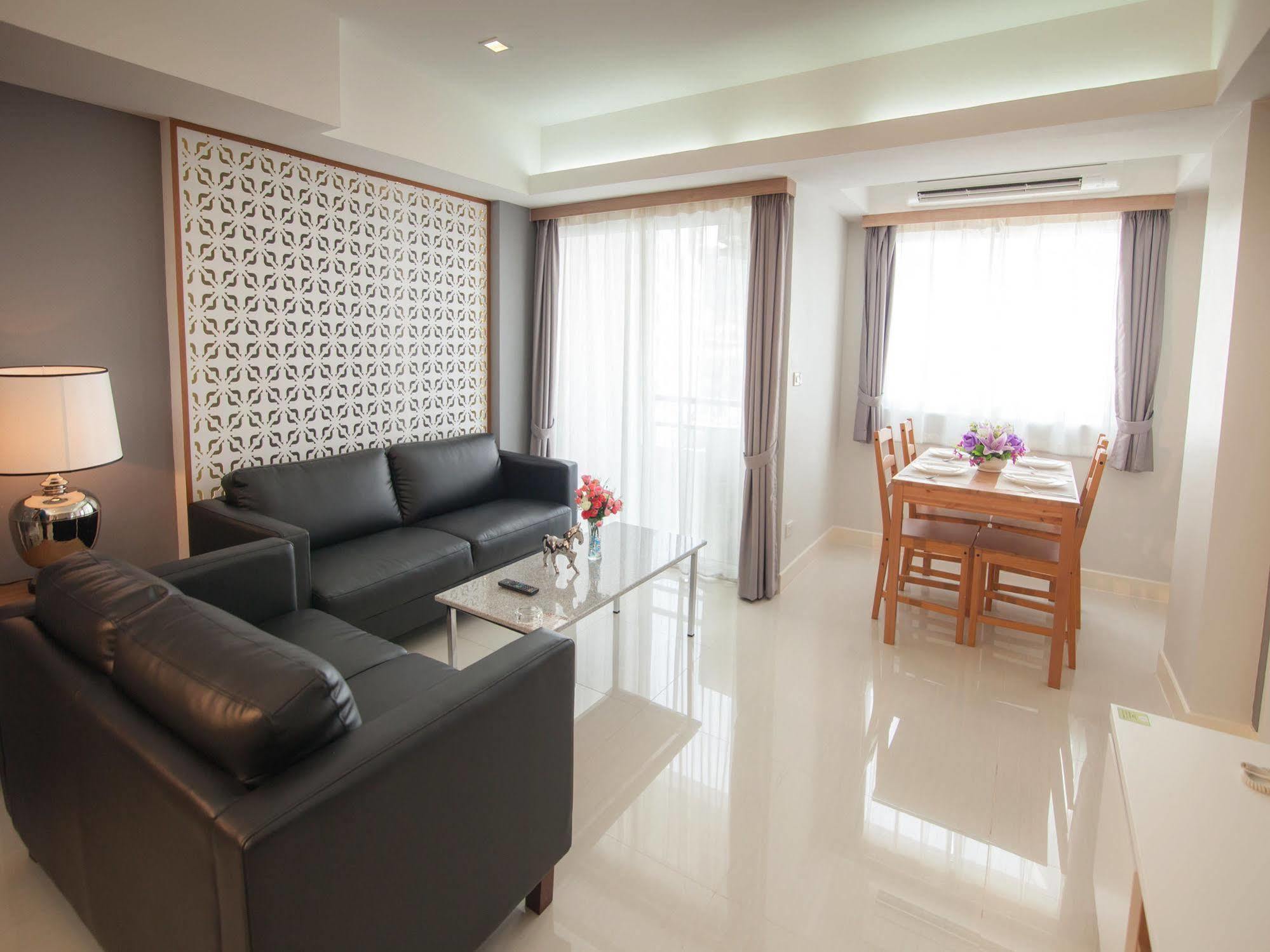 Racha Residence Si Racha Bagian luar foto